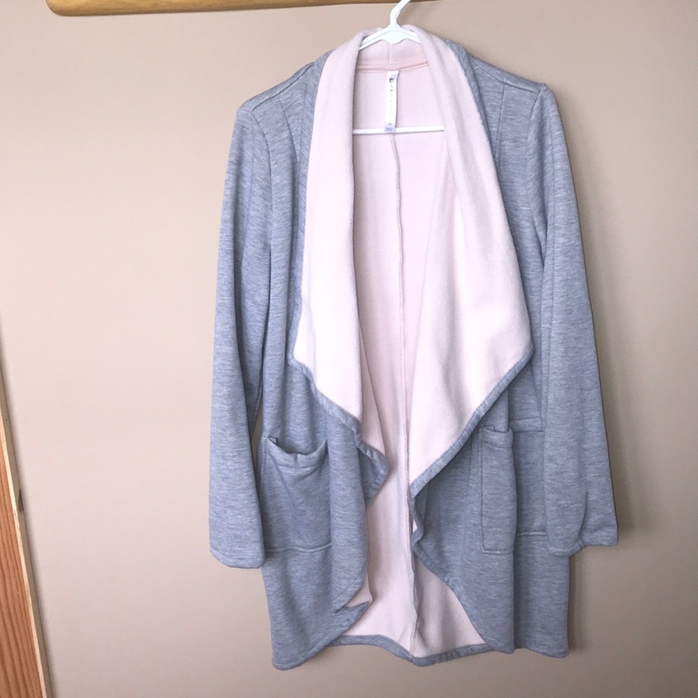 Fabletics Gray Sweater light pink comfy inside